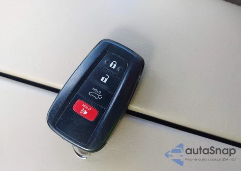 2022 Toyota Rav4 Xle z USA, uszkodzony, nr VIN 2T3W1RFV2NC203832